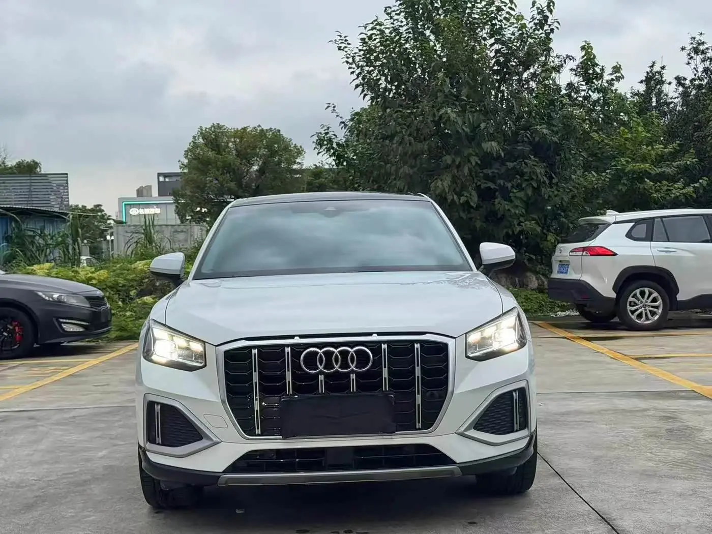 Audi Q2L 2022 — Photo 1/9