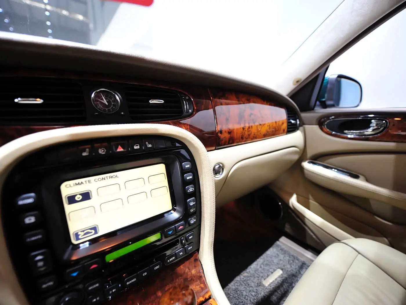 Jaguar XJ 2008 — Фото 14/20