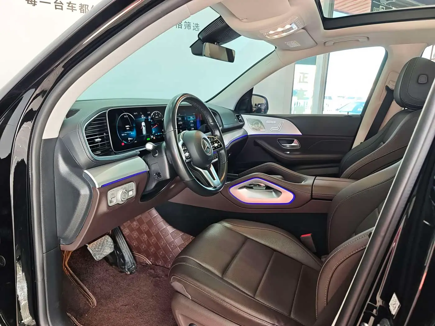 Mercedes-Benz GLE 2023 — Photo 7/16