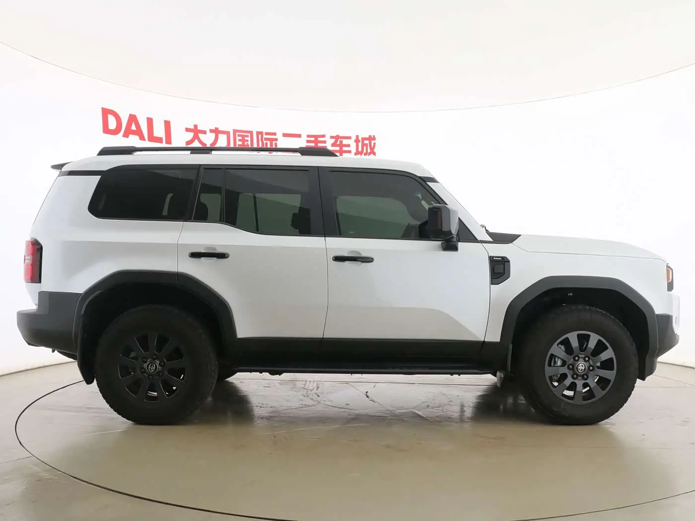 Toyota Prado 2024 — Photo 12/16