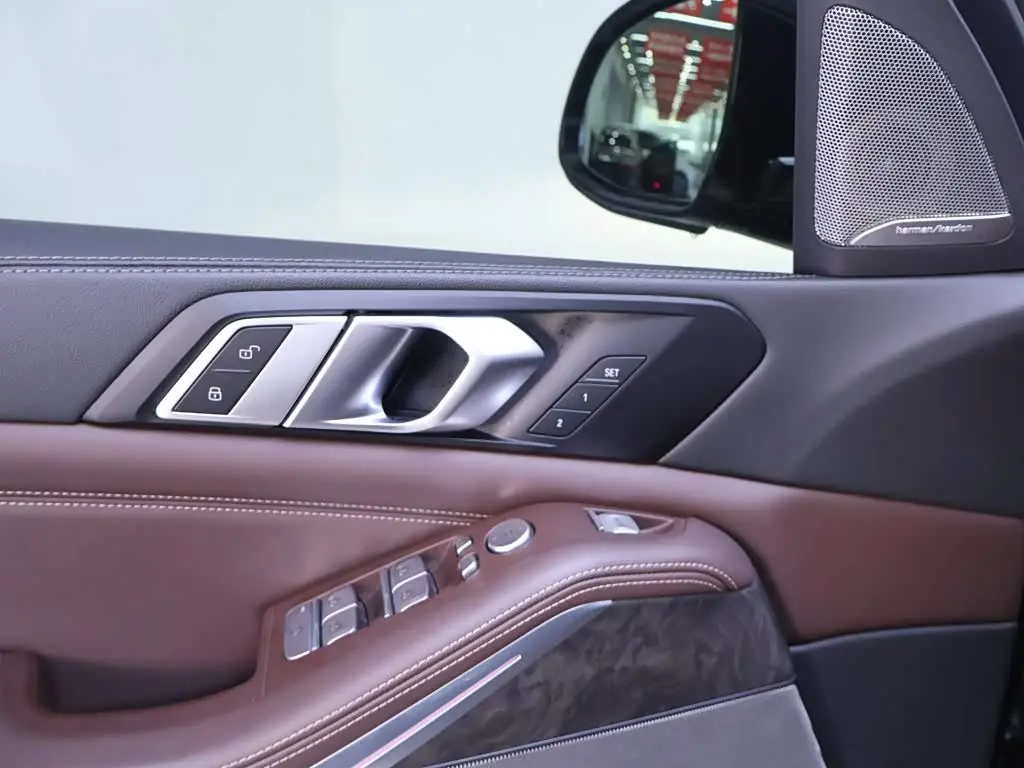 BMW X5 2022 — Photo 17/20