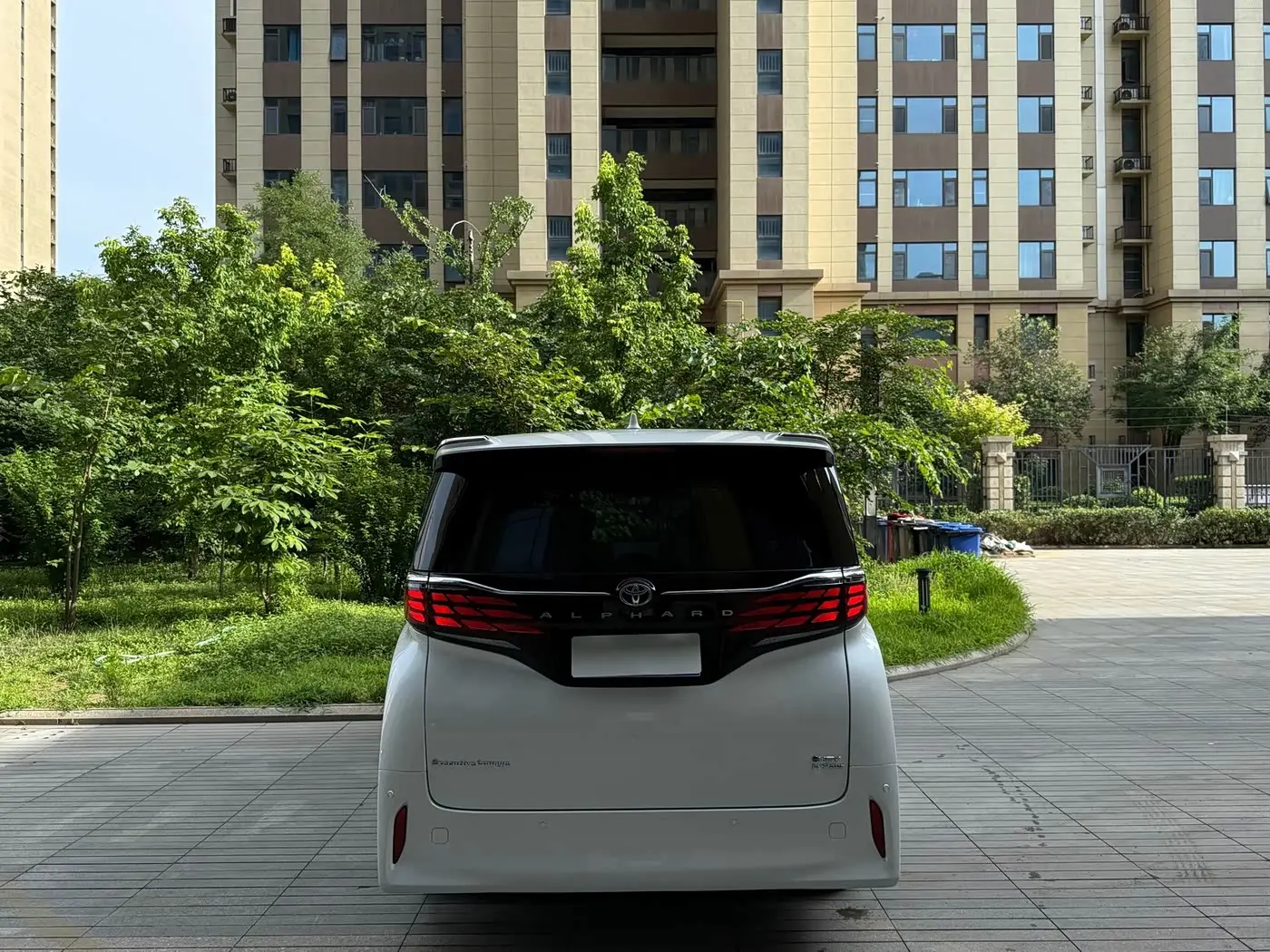 Toyota Alphard 2023 — Şəkil 6/17