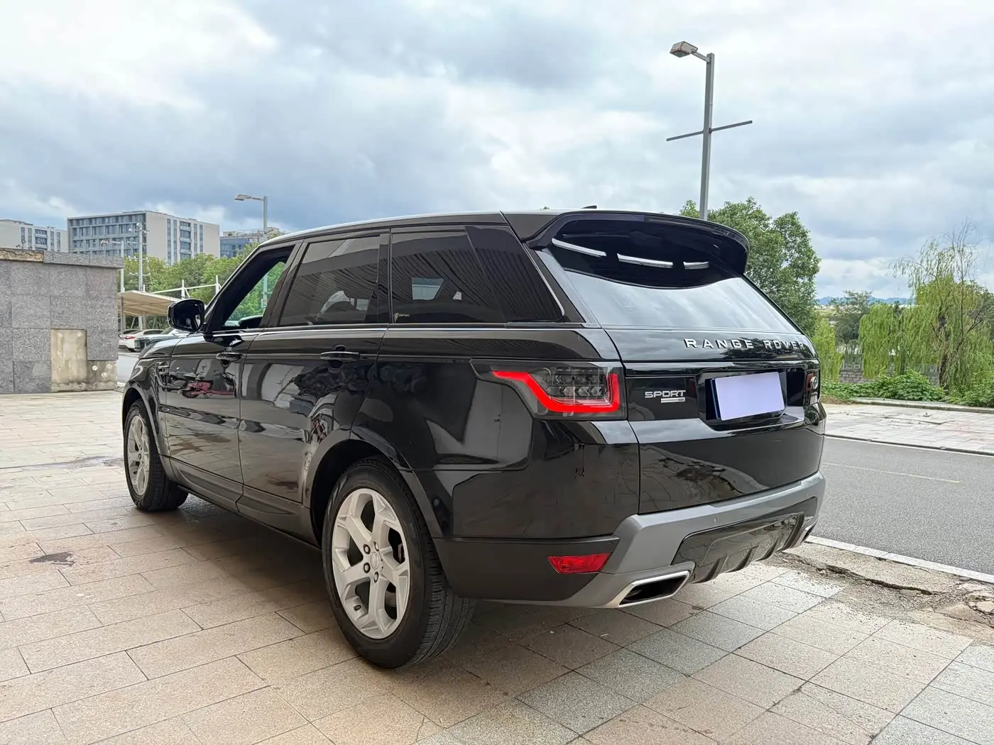 Land Rover Range Rover Sport 2019 — Photo 6/18