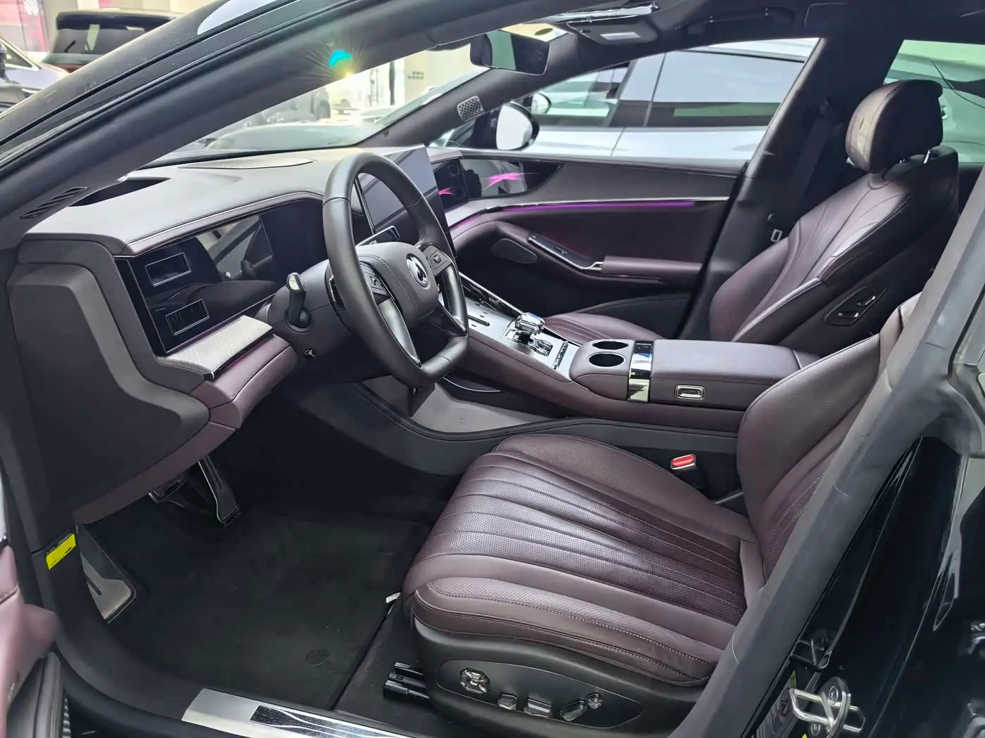 Denza Z9GT 2025 — Photo 2/5
