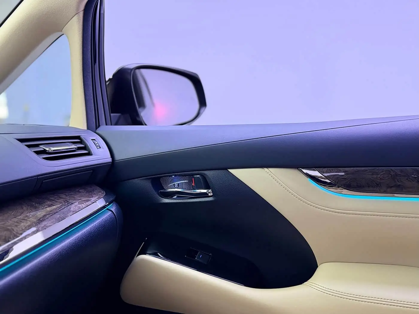 Toyota Alphard 2023 — ფოტო 12/20