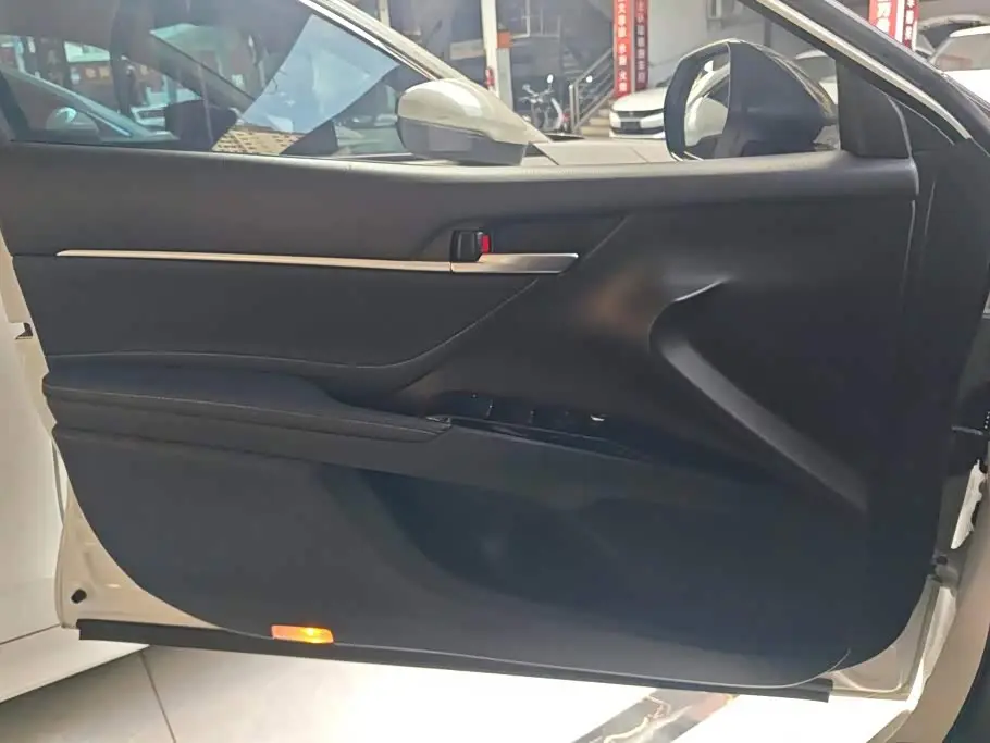 Toyota Camry 2023 — Şəkil 7/16