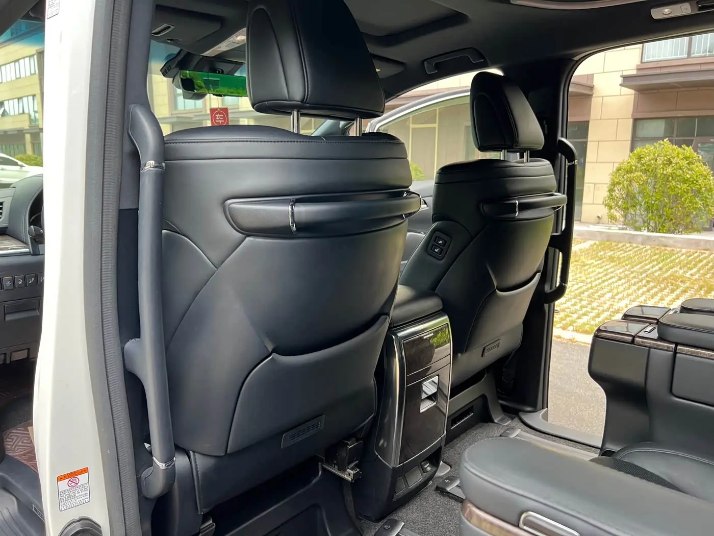 Toyota Vellfire 2021 — Photo 12/15