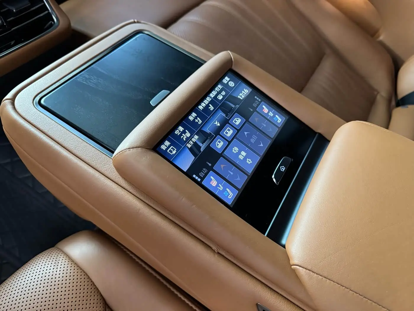 Lexus LS 2021 — Photo 15/15