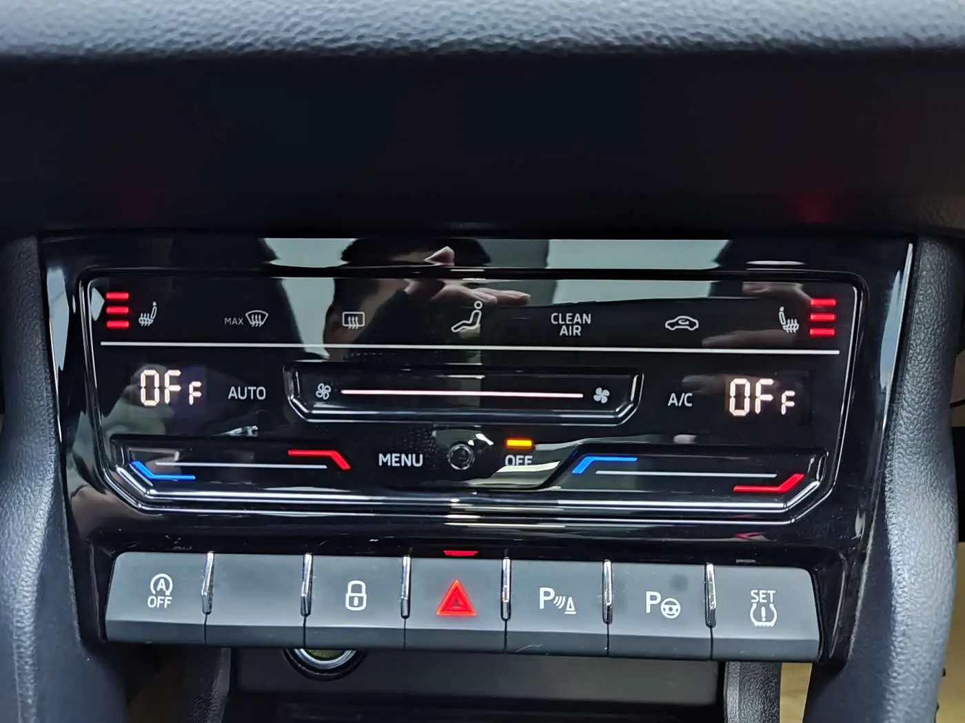Škoda Karoq 2023 — Photo 15/18