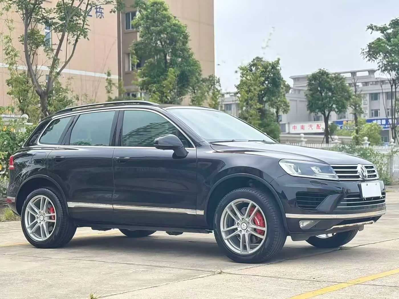 Volkswagen Touareg 2017 — Фото 3/9