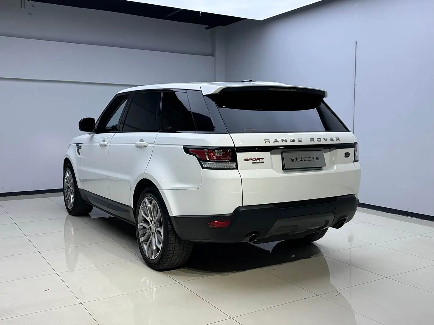 Land Rover Range Rover Sport 2016 — Фото 13/15