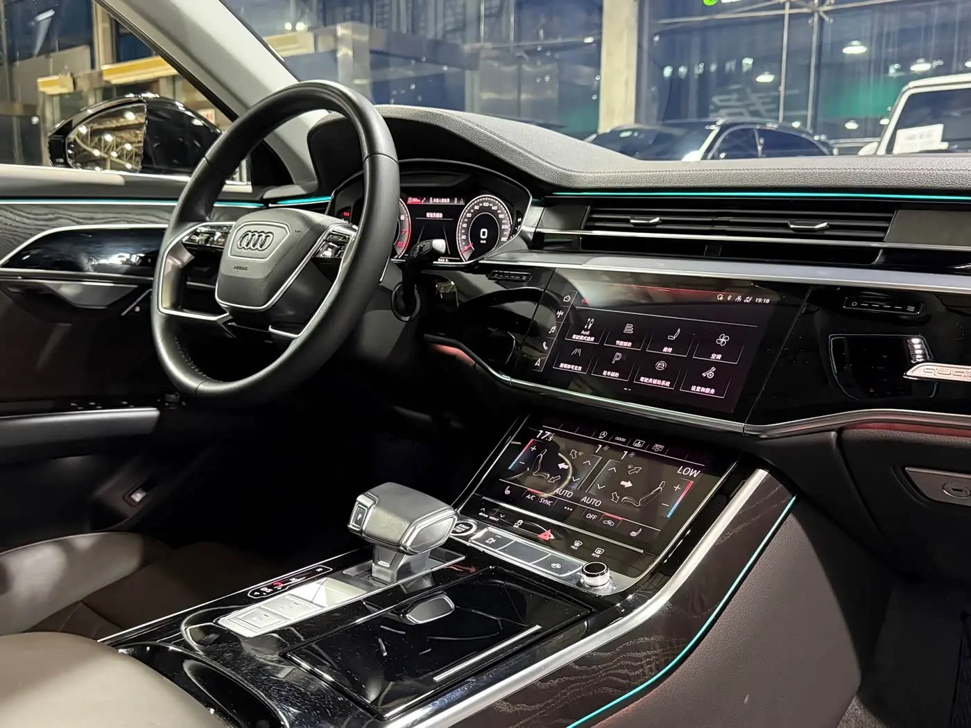 Audi A8 2021 — Photo 9/20