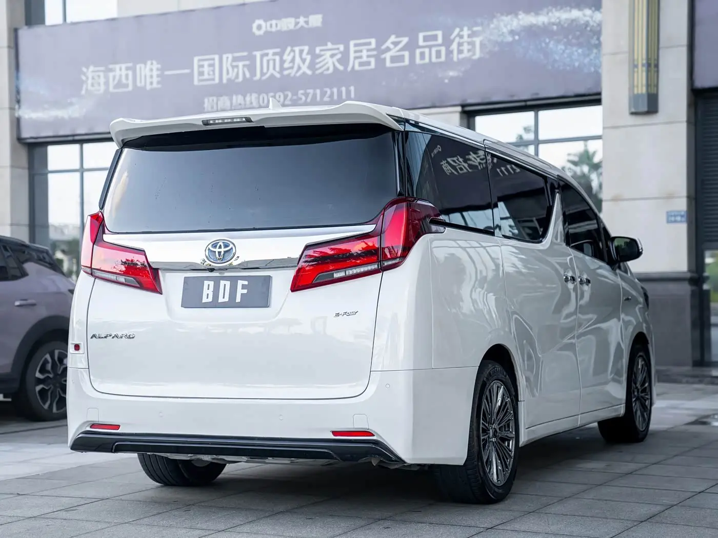Toyota Alphard 2021 — Photo 4/18