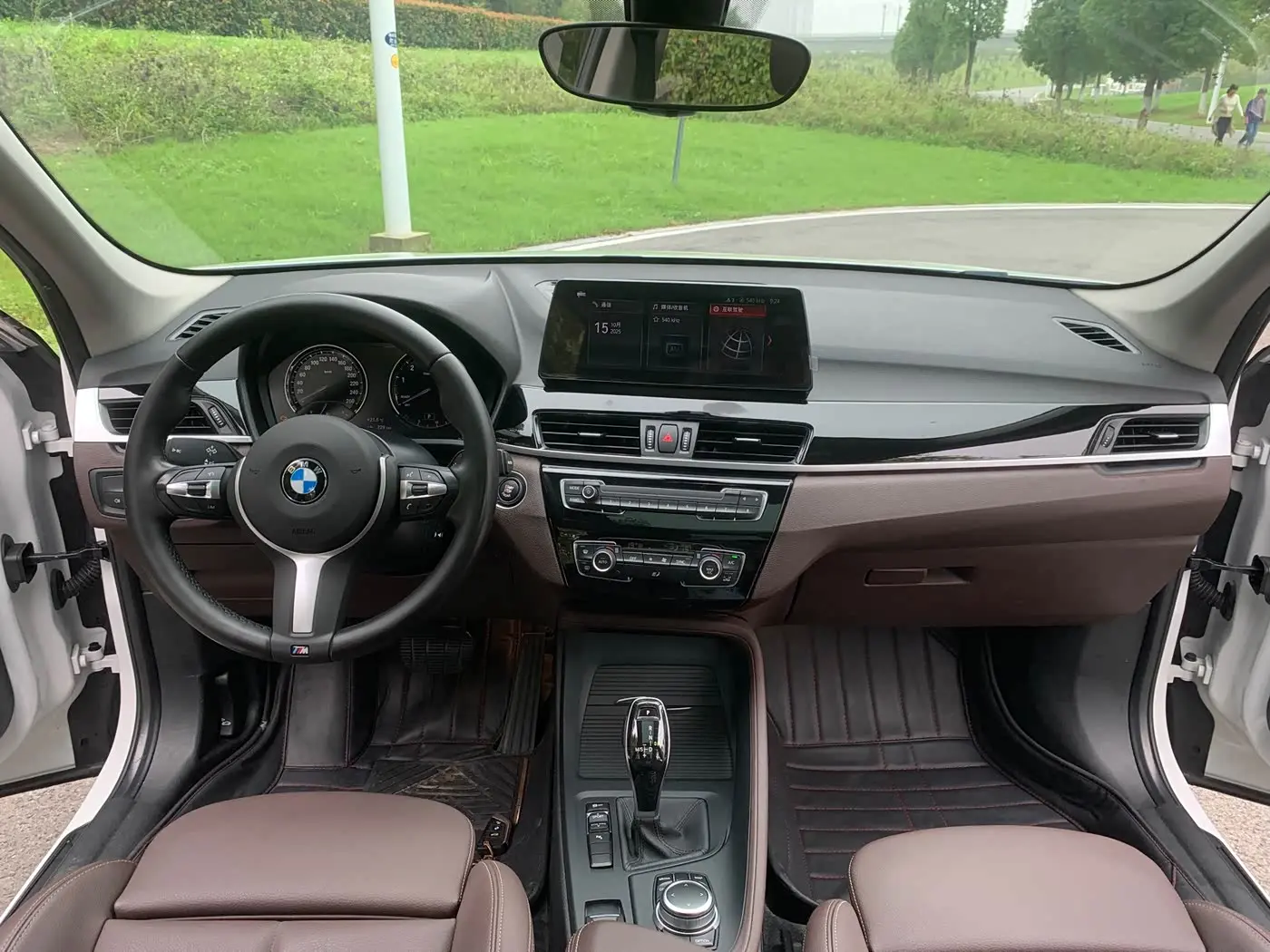 BMW X1 2022 — Фото 9/14