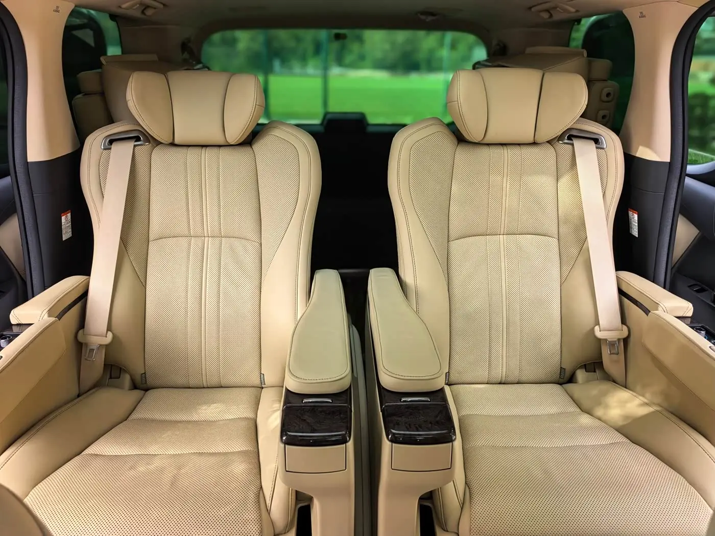 Toyota Vellfire 2021 — Photo 18/20