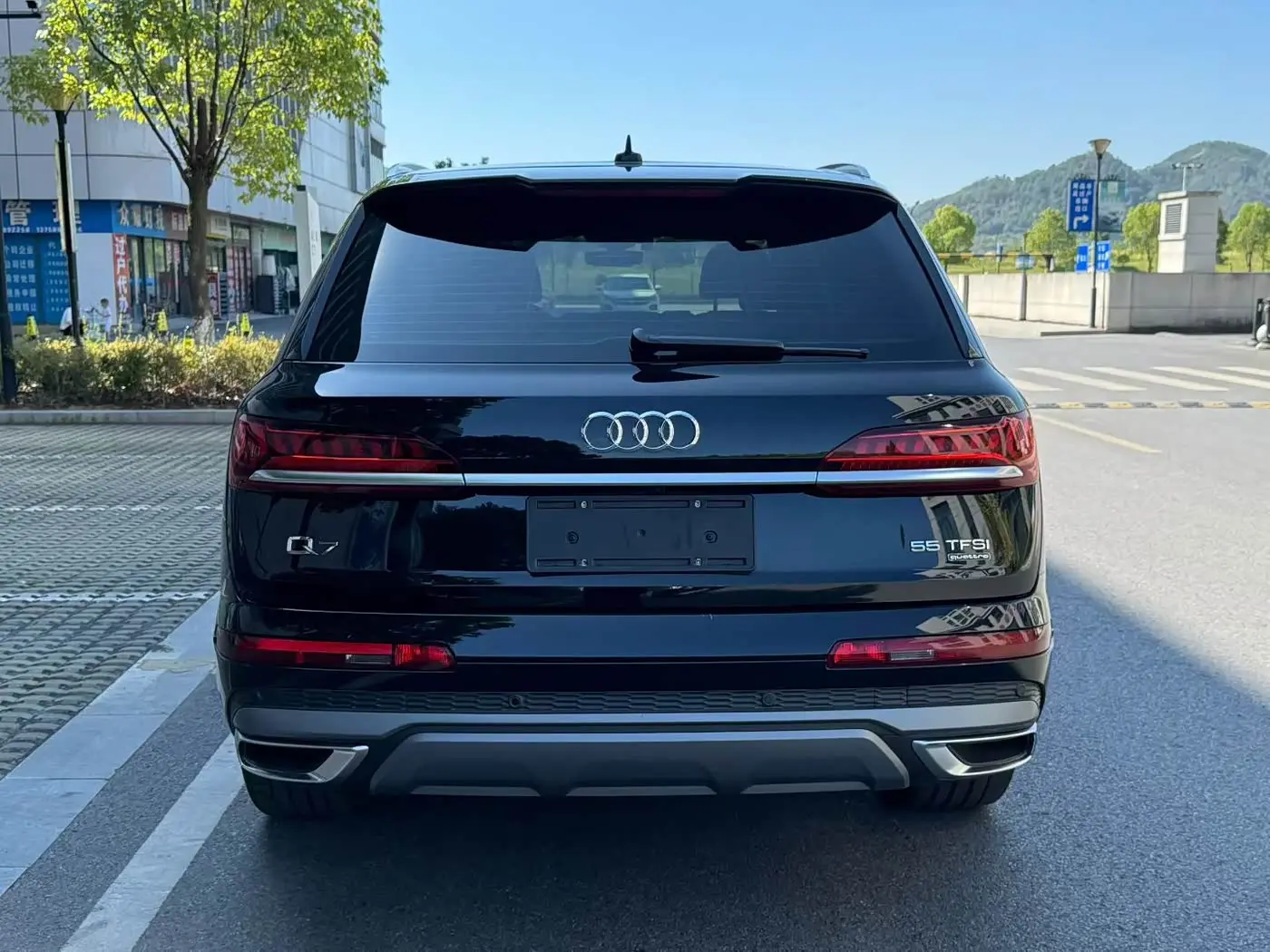 Audi Q7 2022 — Photo 4/9