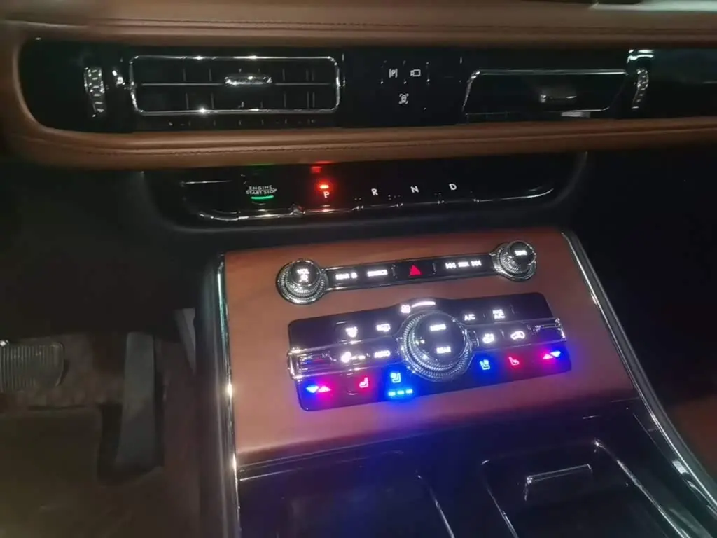 Lincoln Aviator 2021 — Photo 14/20