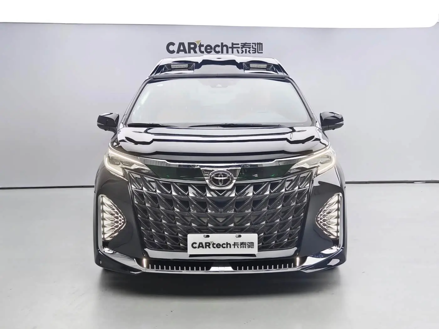 Toyota Sienna 2026 — Photo 2/9