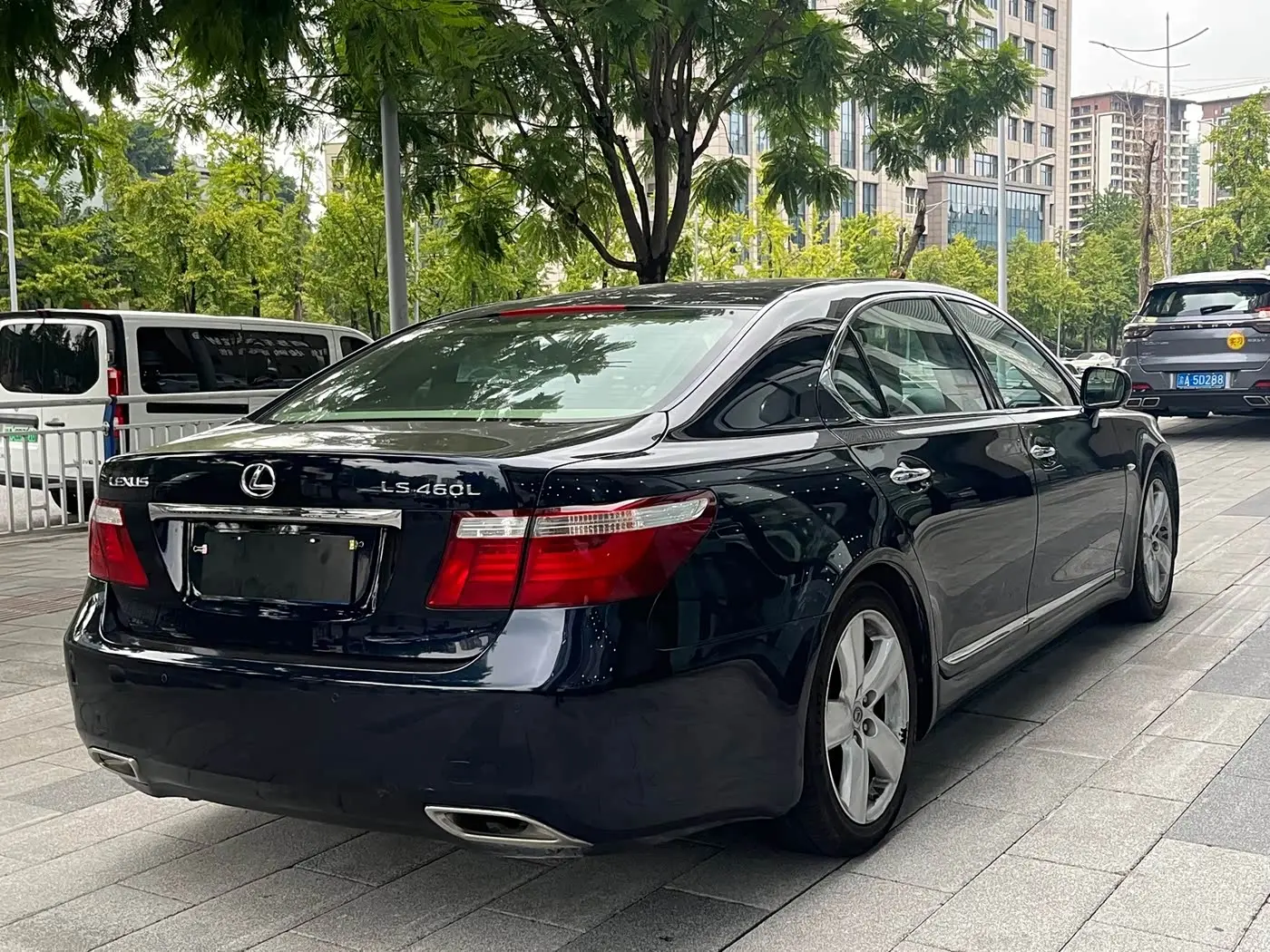 Lexus LS 2008 — Photo 7/15