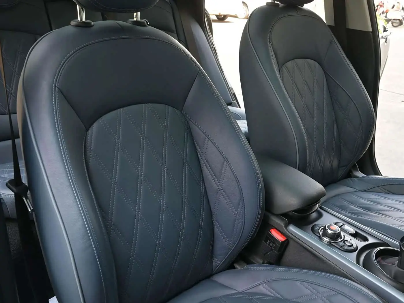 MINI CLUBMAN 2021 — Photo 13/16