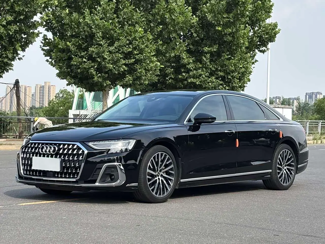 Audi A8 2024 — Фото 1/18