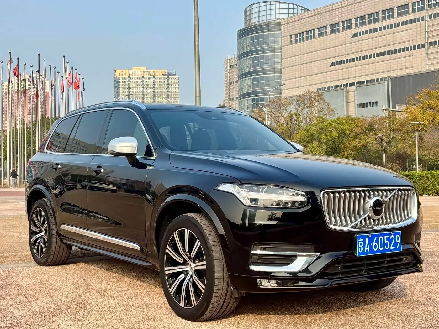 Volvo XC90 2021 — Фото 3/17