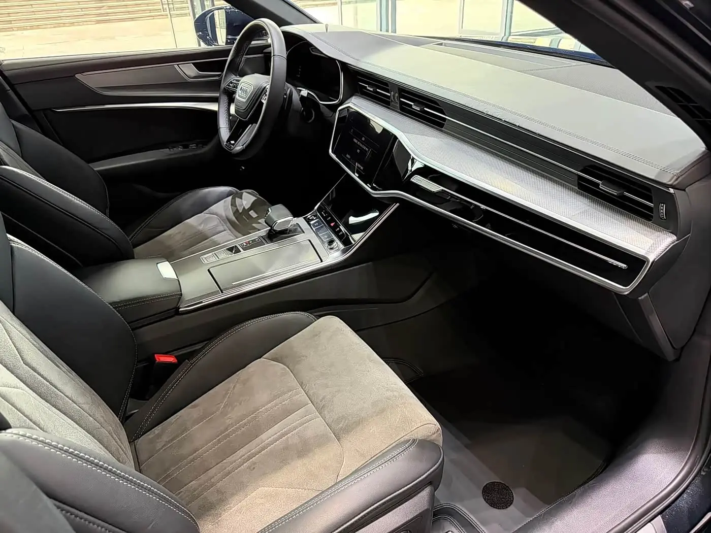 Audi A6L 2024 — Photo 5/20