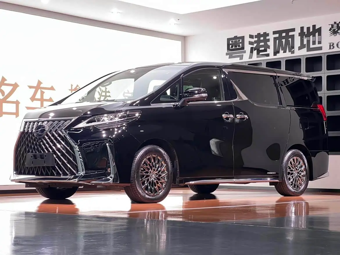 Lexus LM 2023 — Photo 1/20