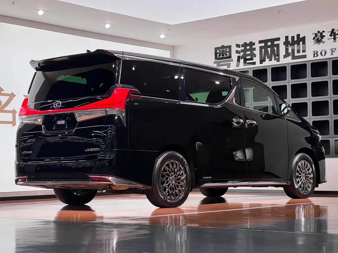 Lexus LM 2023 — Photo 10/20