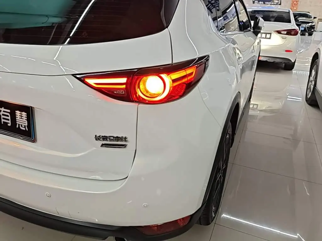 Mazda CX-5 2018 — Photo 8/20