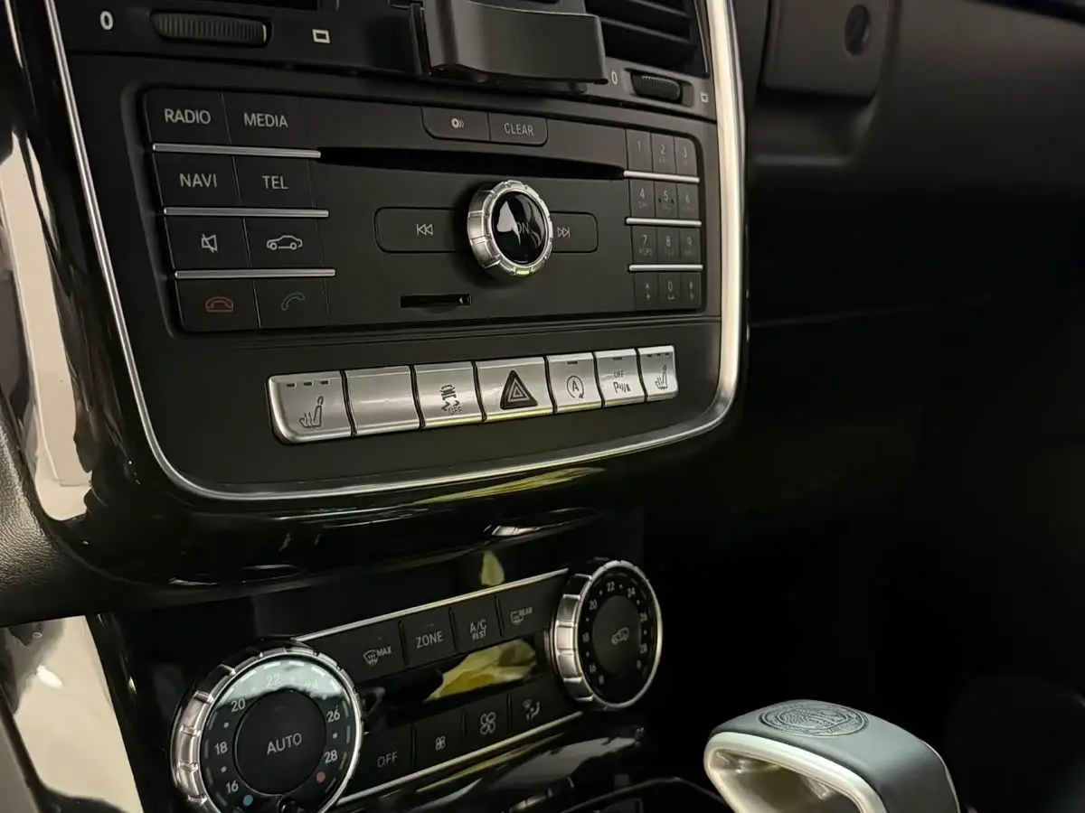 Mercedes-Benz G-Class 2018 — Şəkil 10/15