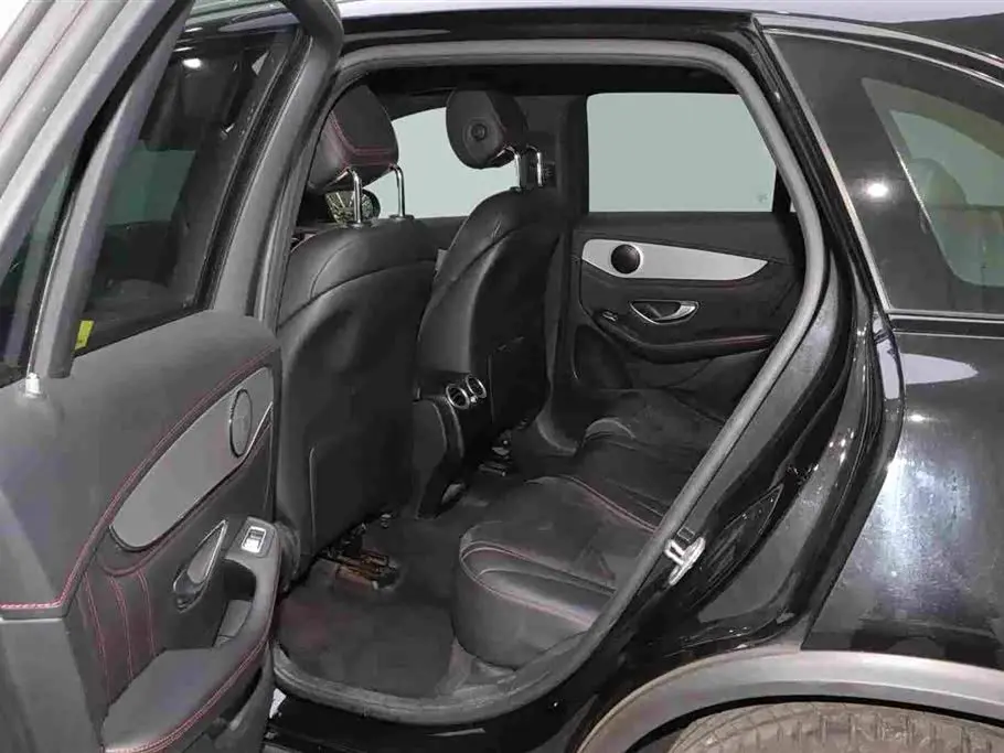 Mercedes-Benz GLC AMG 2018 — Photo 11/20