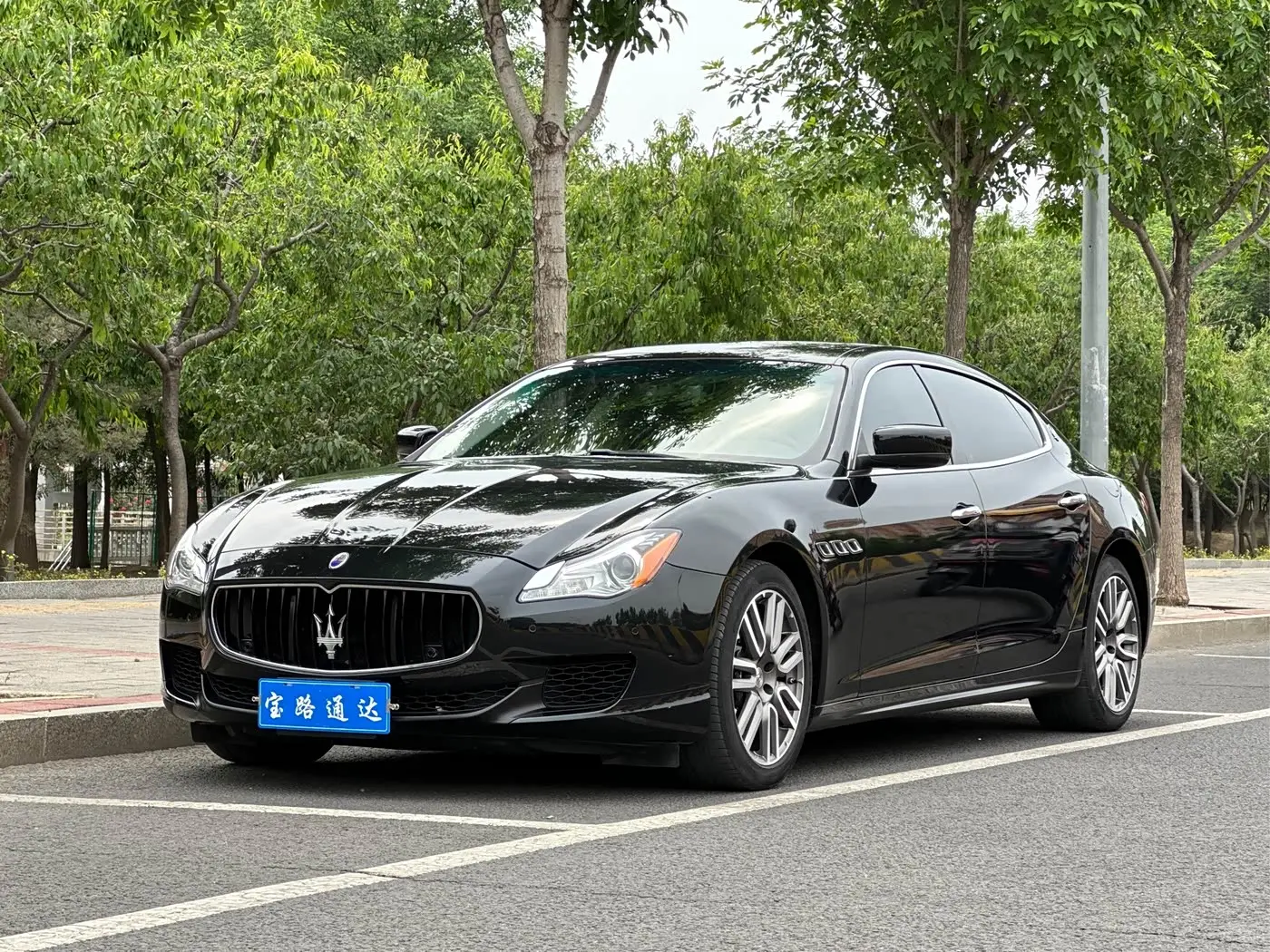 Maserati Quattroporte 2016 — Фото 1/16