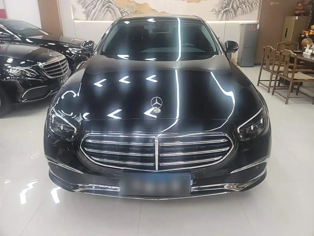 Mercedes-Benz E-Class 2023 — Photo 3/20