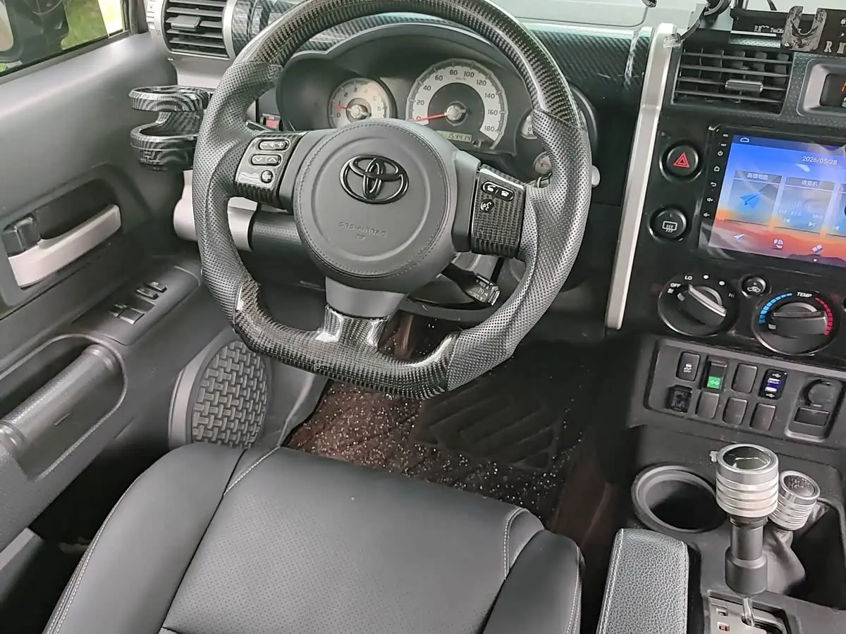 Toyota FJ Cruiser 2018 — Фото 17/18