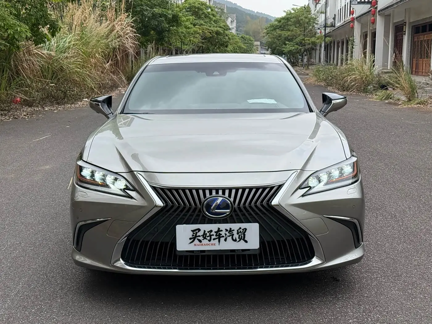 Lexus ES 2020 — Photo 2/20