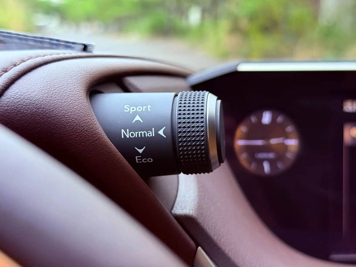 Lexus ES 2020 — Photo 12/20