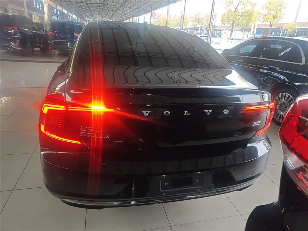 Volvo S90 2024 — Photo 6/20