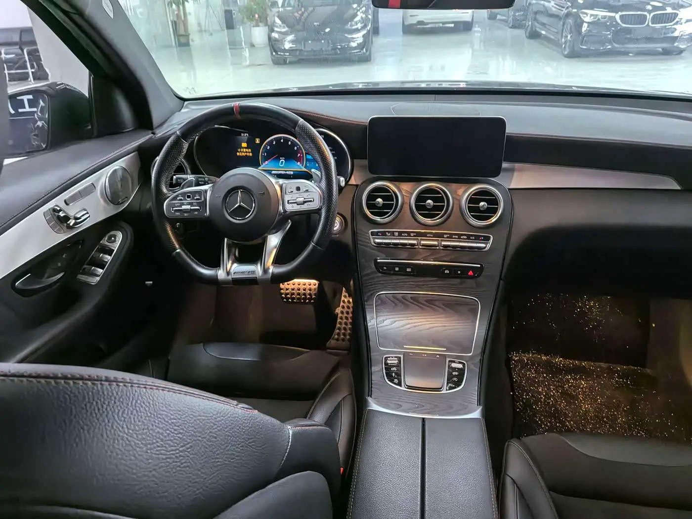 Mercedes-Benz GLC AMG 2021 — Photo 17/20