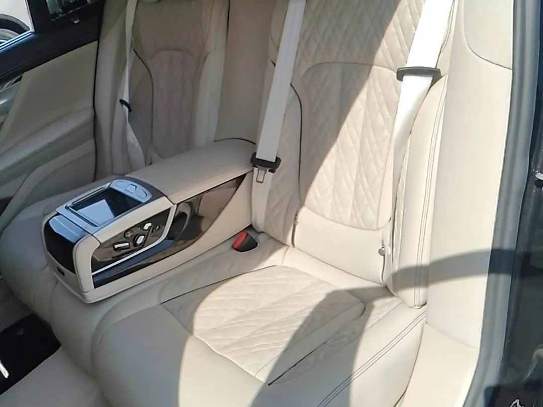 BMW 7 Series 2021 — Photo 10/12