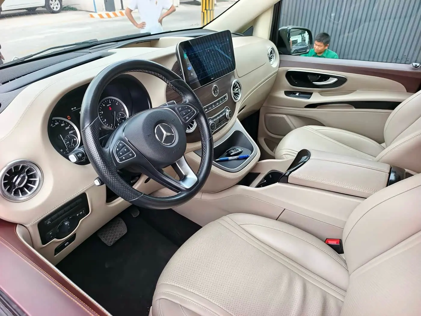 Mercedes-Benz Vito 2021 — Photo 9/20