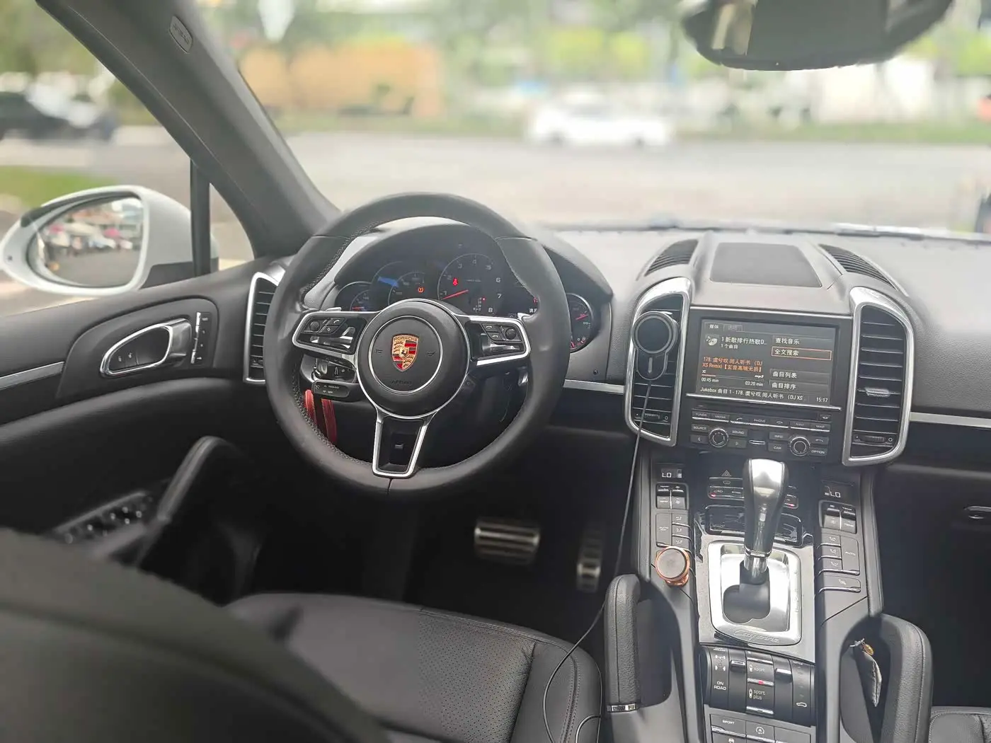 Porsche Cayenne 2015 — Фото 4/11