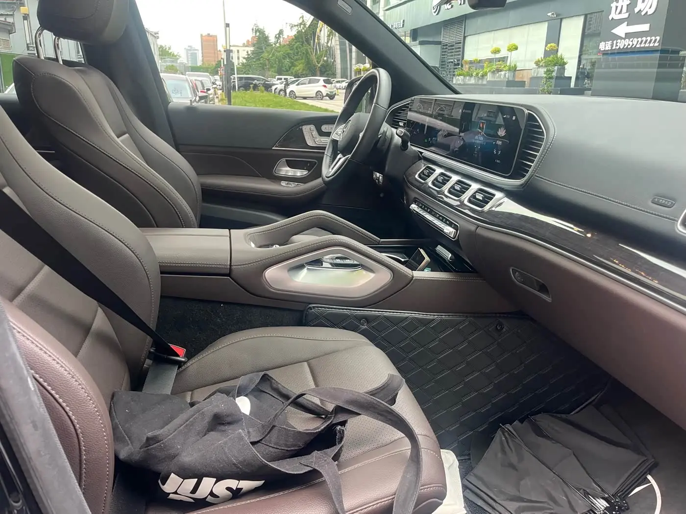 Mercedes-Benz GLS 2022 — Photo 5/12