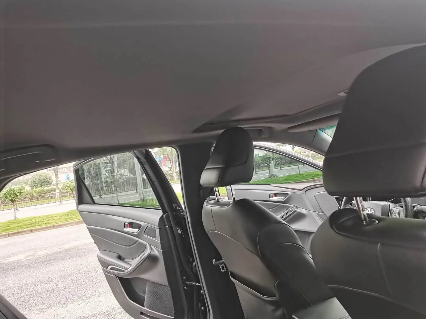 Toyota Avalon 2023 — Şəkil 8/12