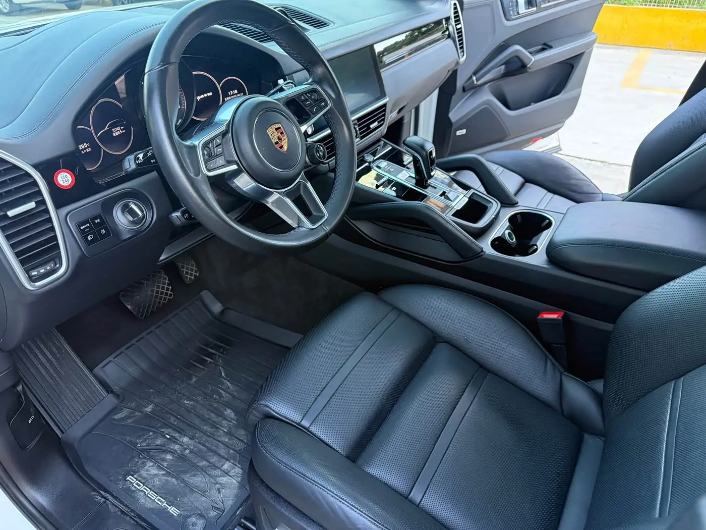 Porsche Cayenne New Energy 2020 — Photo 11/12
