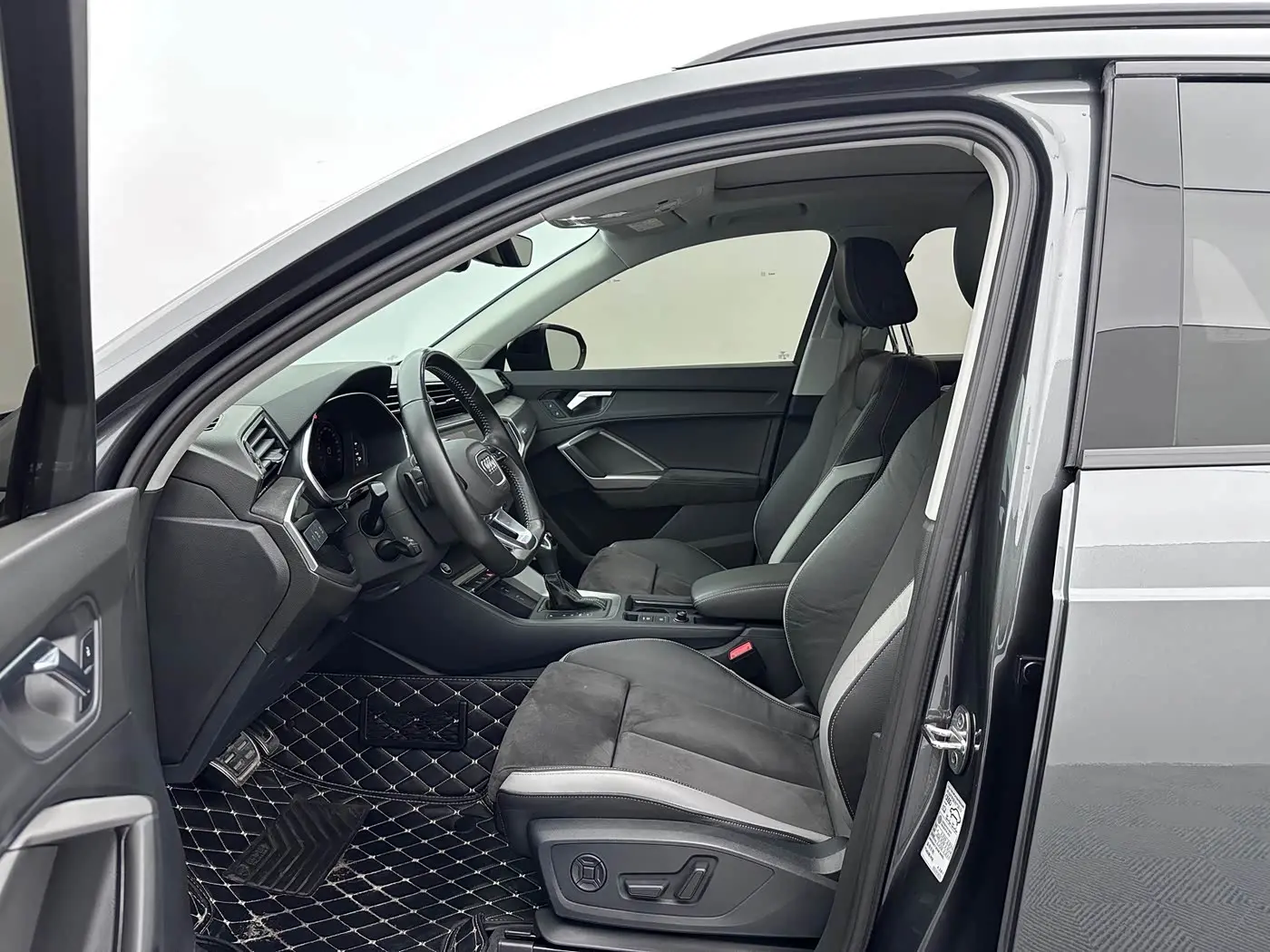 Audi Q3 2022 — Şəkil 10/18