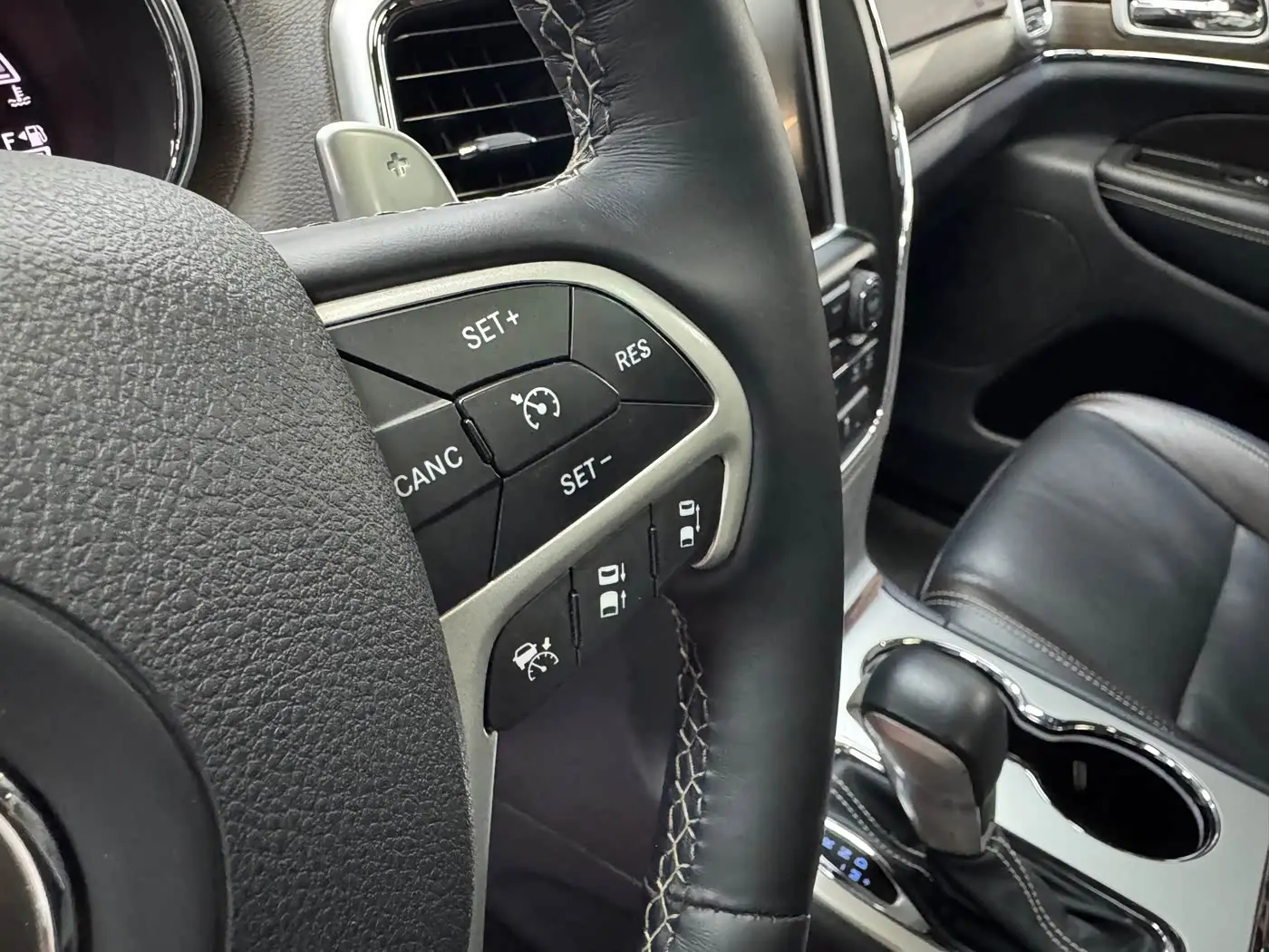 Jeep Grand Cherokee 2016 — Photo 17/20