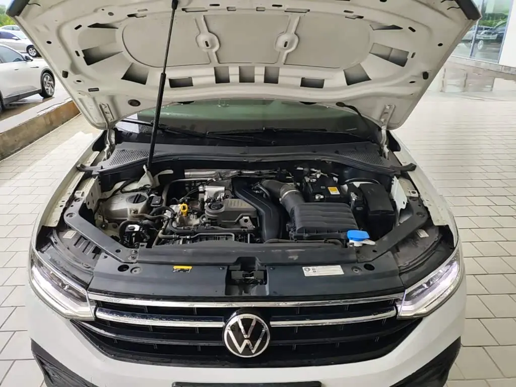 Volkswagen Tiguan L 2024 — Şəkil 20/20