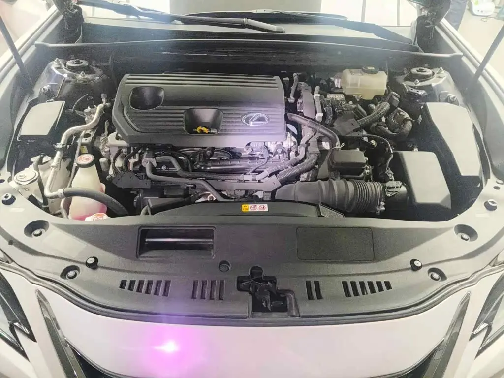 Lexus ES 2022 — Photo 3/13