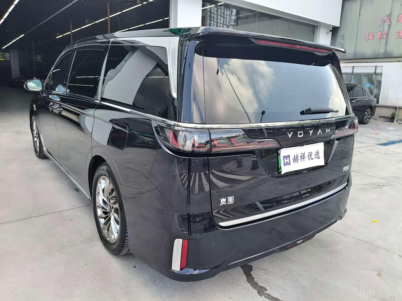 Voyah Auto Voyah Dreamer 2023 — Şəkil 17/19